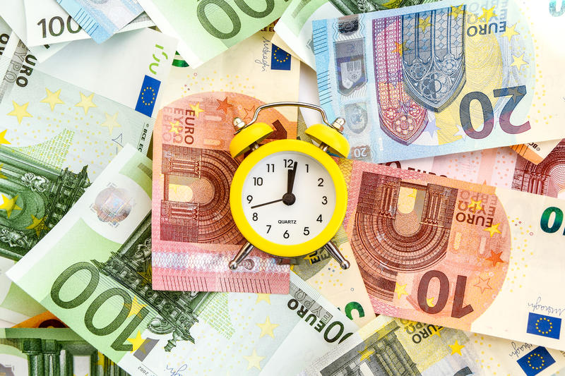 bani-euro-ceas, Foto: Dreamstime