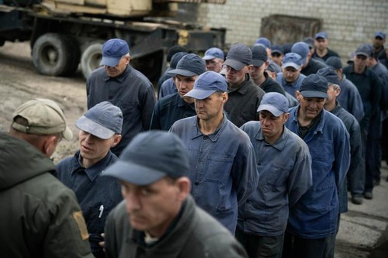 Prizonieri ruși, într-o tabără din vestul Ucrainei, Foto: Alfons Cabrera / Zuma Press / Profimedia